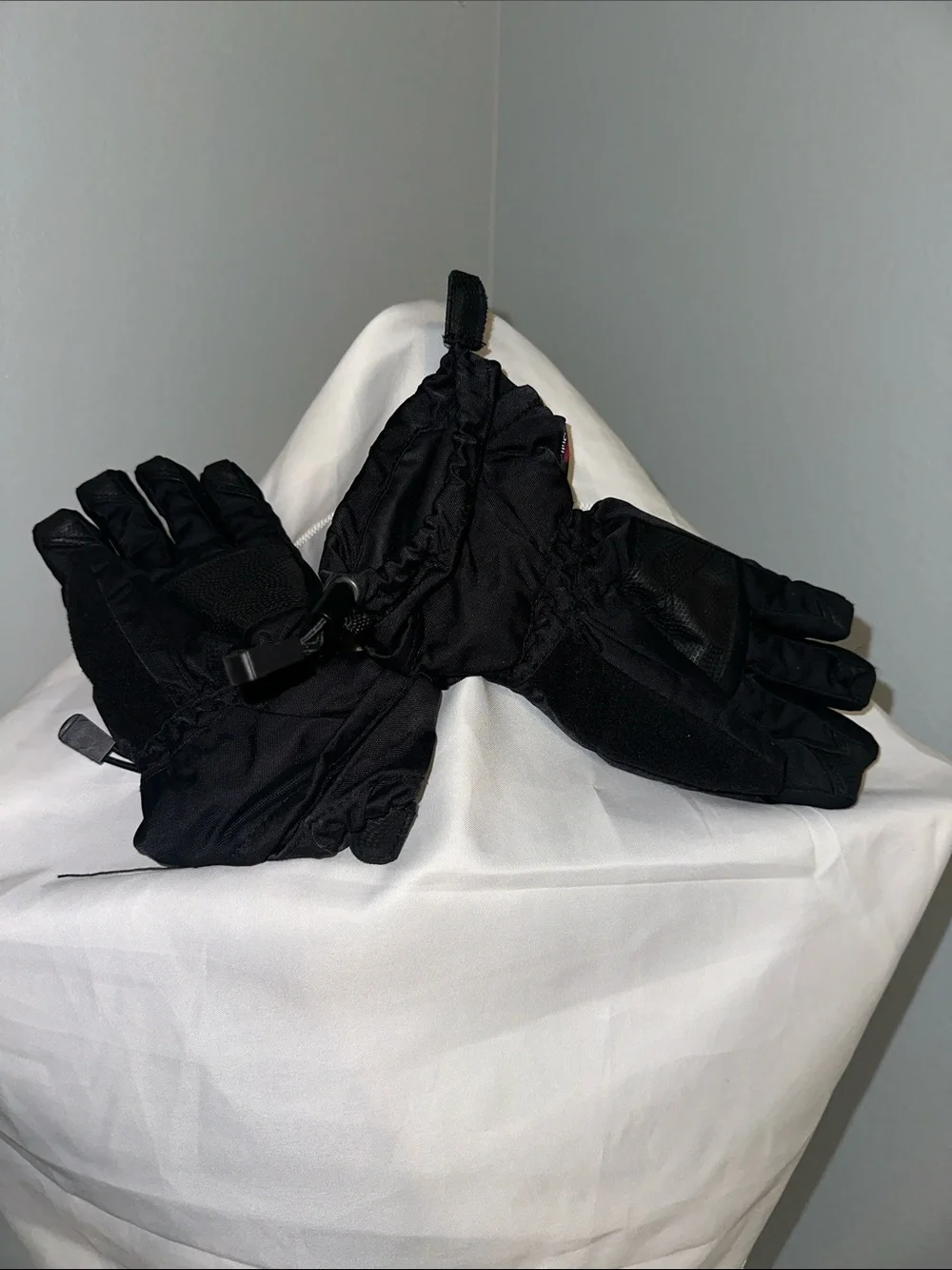 Head Kids’ Black Winter Ski Gloves with Adjustable Wrist Strap